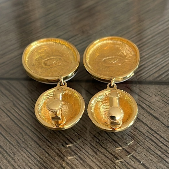 Vintage Joan Rivers Red and Ivory Drop Enamel Clip Earrings - Picture 6 of 16